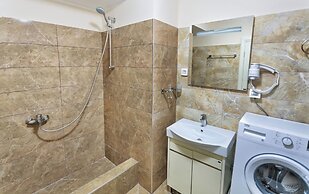 Sea View Apartments MonteBook