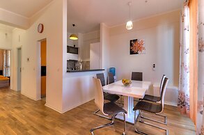 Sea View Apartments MonteBook