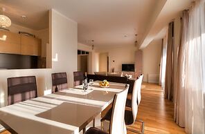 Sea View Apartments MonteBook