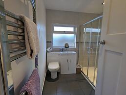 1-bed Home for 2, Parking, Garden & Great Location
