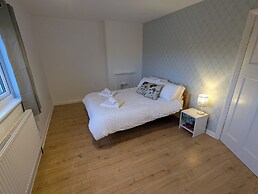 1-bed Home for 2, Parking, Garden & Great Location