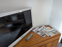 1-bed Home for 2, Parking, Garden & Great Location