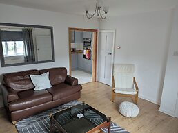 1-bed Home for 2, Parking, Garden & Great Location