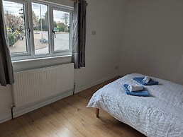 1-bed Home for 2, Parking, Garden & Great Location