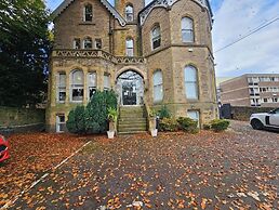 Broomfield Hotel