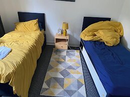 3br-sleeps6-parking-patio-nearcoast
