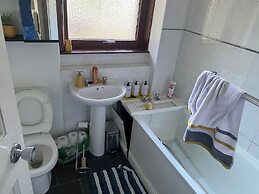3br-sleeps6-parking-patio-nearcoast