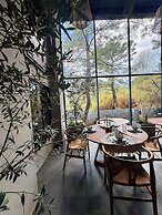 Serenzzo Hotel & Cuisine