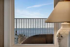 Stones Throw Beachfront Luxury Suites