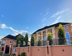 Amanda Apartment and Suites