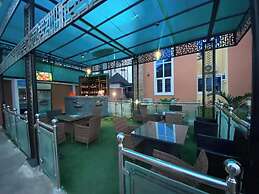 Amanda Apartment and Suites