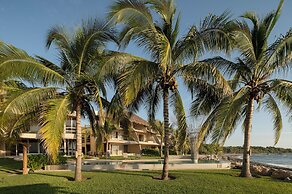 Beachfront Condo Los Panchos 301