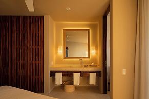 Beachfront Condo Los Panchos 301