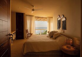 Beachfront Condo Los Panchos 301