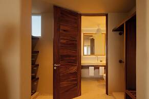 Beachfront Condo Los Panchos 301