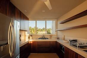 Beachfront Condo Los Panchos 301