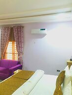 Bly & Schol Apartments