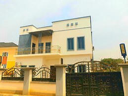 Bly & Schol Apartments