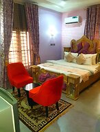 Bly & Schol Apartments