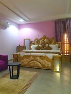 Bly & Schol Apartments