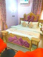 Bly & Schol Apartments