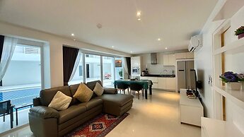 B12 - 2 Bedroom Condo With Pool Access, Karon Beach
