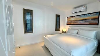 B12-pool Access Partial Seaview 2 Bedrooms 1 Bathroom at Karon