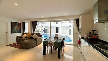 B12-pool Access Partial Seaview 2 Bedrooms 1 Bathroom at Karon