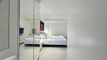 B12-pool Access Partial Seaview 2 Bedrooms 1 Bathroom at Karon