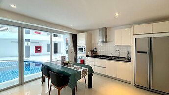 B12-pool Access Partial Seaview 2 Bedrooms 1 Bathroom at Karon