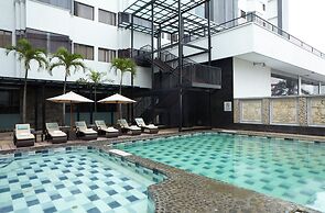 AIHO Hotel Medan (Formerly Radisson Hotel Medan)