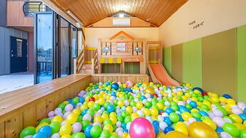 Gyeongju Jamjam Kids Pool Villa Pension