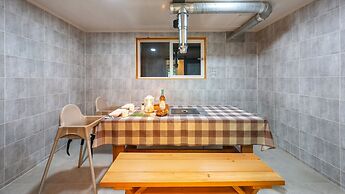 Gyeongju Jamjam Kids Pool Villa Pension