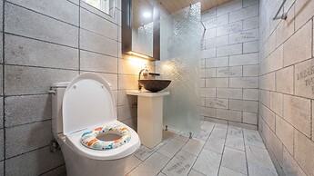 Gyeongju Jamjam Kids Pool Villa Pension