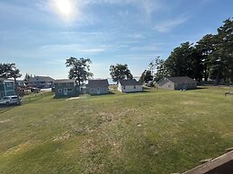 Silver Sands Hotel & Resort