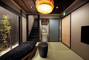 Kanade Kiyomizu Gojo