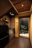 Kanade Kiyomizu Gojo