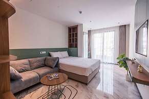 Luxe Paradise Suites Hotel Hoang Cau