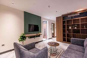 Luxe Paradise Suites Hotel Hoang Cau