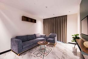 Luxe Paradise Suites Hotel Hoang Cau