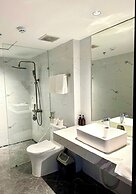 Luxe Paradise Suites Hotel Hoang Cau