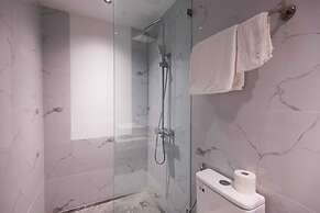 Luxe Paradise Suites Hotel Hoang Cau