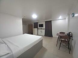 OYO 1141 Healing Condo Hotel