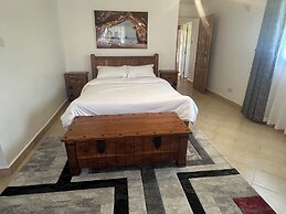 Lux Suites Greenpark Getaway Bungalows