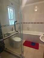 Lux Suites Greenpark Getaway Bungalows