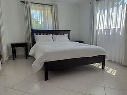 Lux Suites Greenpark Getaway Bungalows