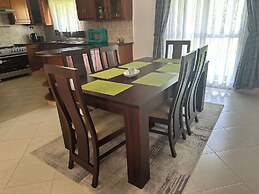 Lux Suites Greenpark Getaway Bungalows