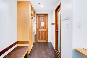 Townhouse Oak BRBlock Boutique & Residences, Kalayaan Avenue, Near