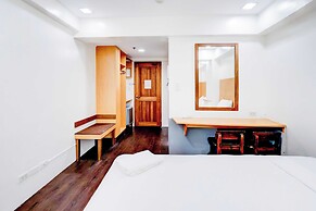 Townhouse Oak BRBlock Boutique & Residences, Kalayaan Avenue, Near