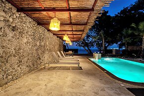 A Dream Naka Island - Beachfront Retreat